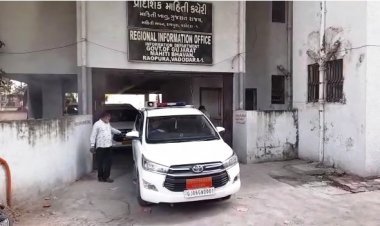 करजण विधानसभा उपचुनावी जंग : महा निरीक्षक और खर्च निरीक्षक समेत जिल्ला चुनावी अधिकारी का मीडिया मॉनिटरिंग सेंटर दौरा