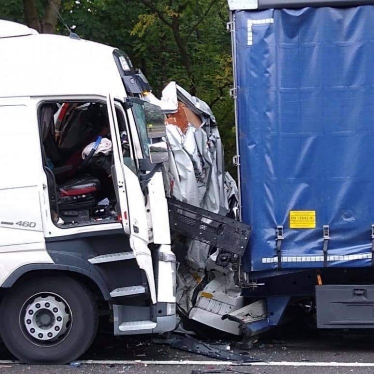 Van Crushed Between 2 Lorries, Driver Somehow Escapes With Slight Injuries