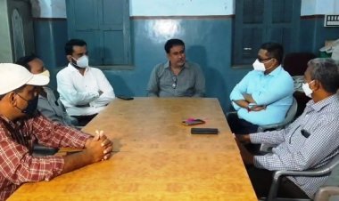 छात्रों की सज्जता के इम्तिहान लेने वाले शिक्षक खुद अपनी ही सज्जता के इम्तिहान के विरोध में