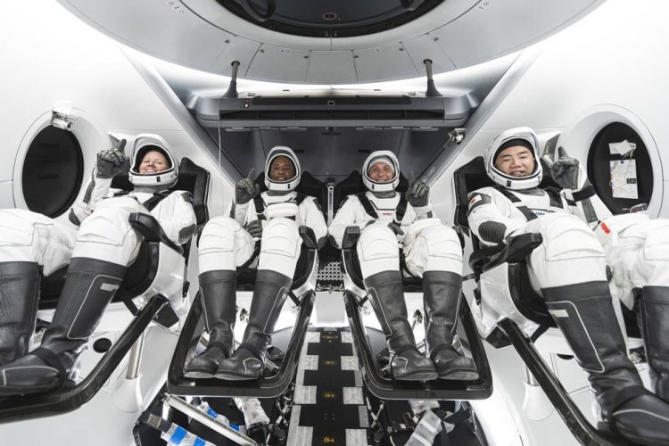 अवकाश में 6 माह का अभियान फ़तेह कर वापस लौटे चार अंतरिक्ष यात्री